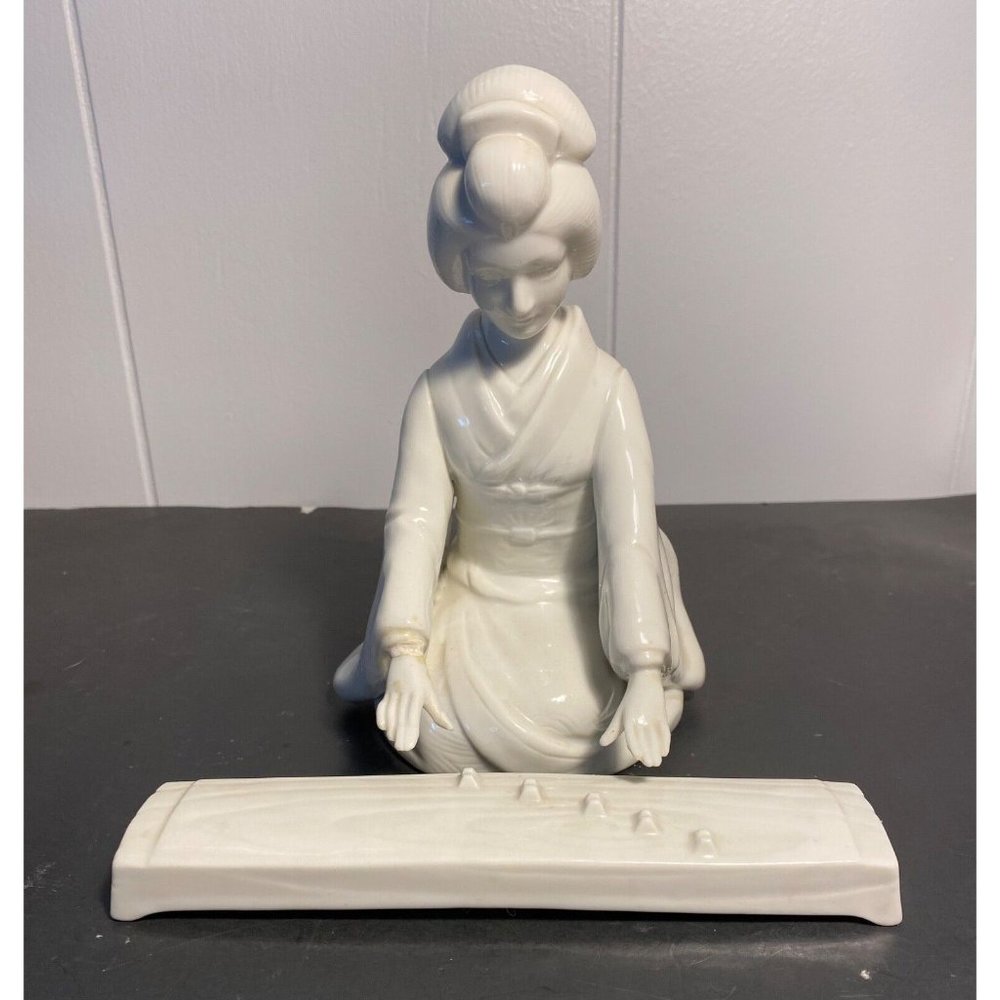 Vintage Toyo Japan 7" White Porcelain Japanese Geisha  playing instrument